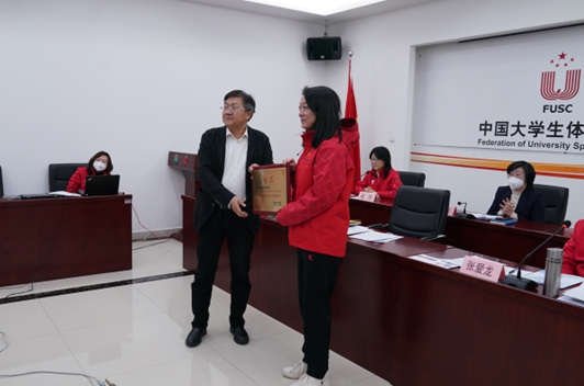 中国大学生代表团赴普莱西德湖大冬会角逐短道