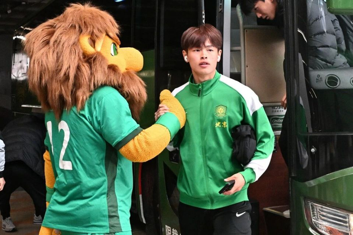 18岁新援邓捷夫中超首秀惊艳 12924米跑动登顶跑动