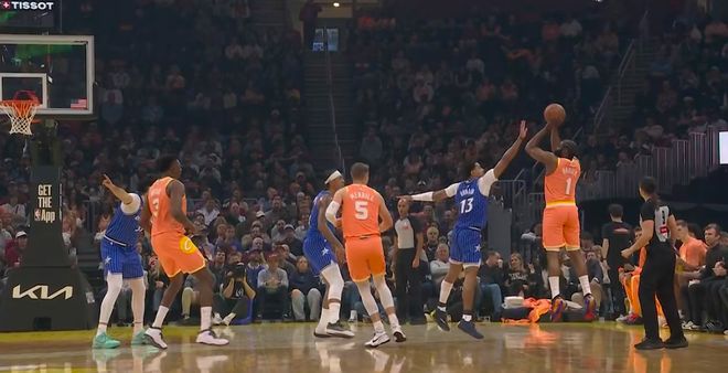 哈登26分助骑士掀翻魔术取四连胜