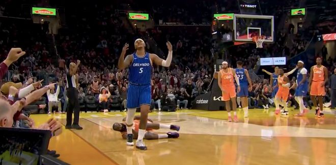 哈登26分助骑士掀翻魔术取四连胜