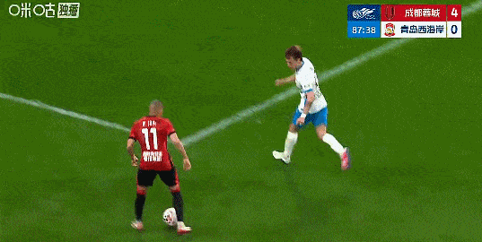 成都蓉城5-1大胜青岛西海岸 费利佩生日帽戏法助