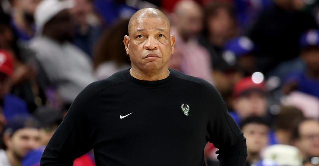 道格-里弗斯卸任雄鹿主帅 球队战绩不佳无缘季后